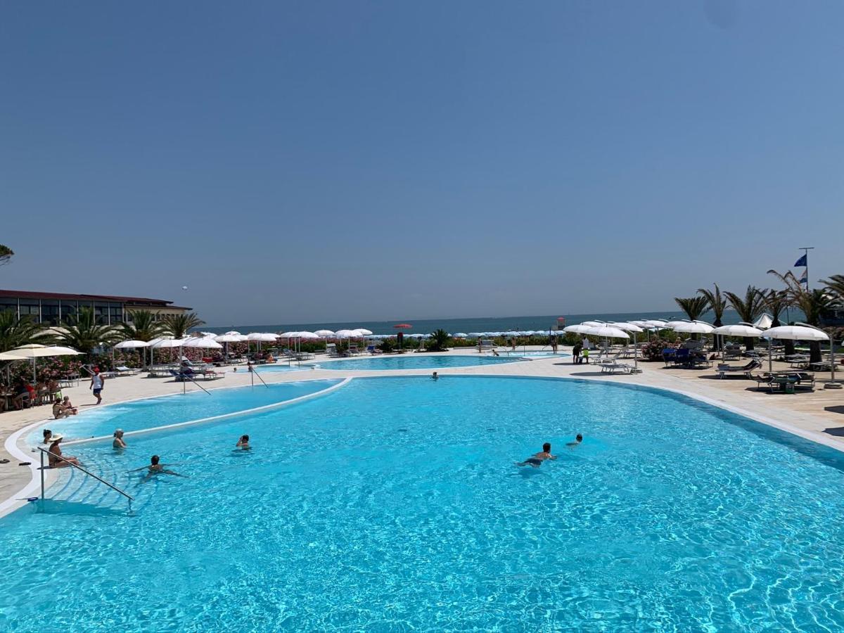 Ferienwohnung Penthouse Bellavista Lignano Sabbiadoro Exterior foto